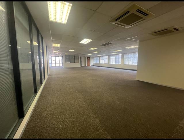 855M² OFFICE TO LET IN ILLOVO